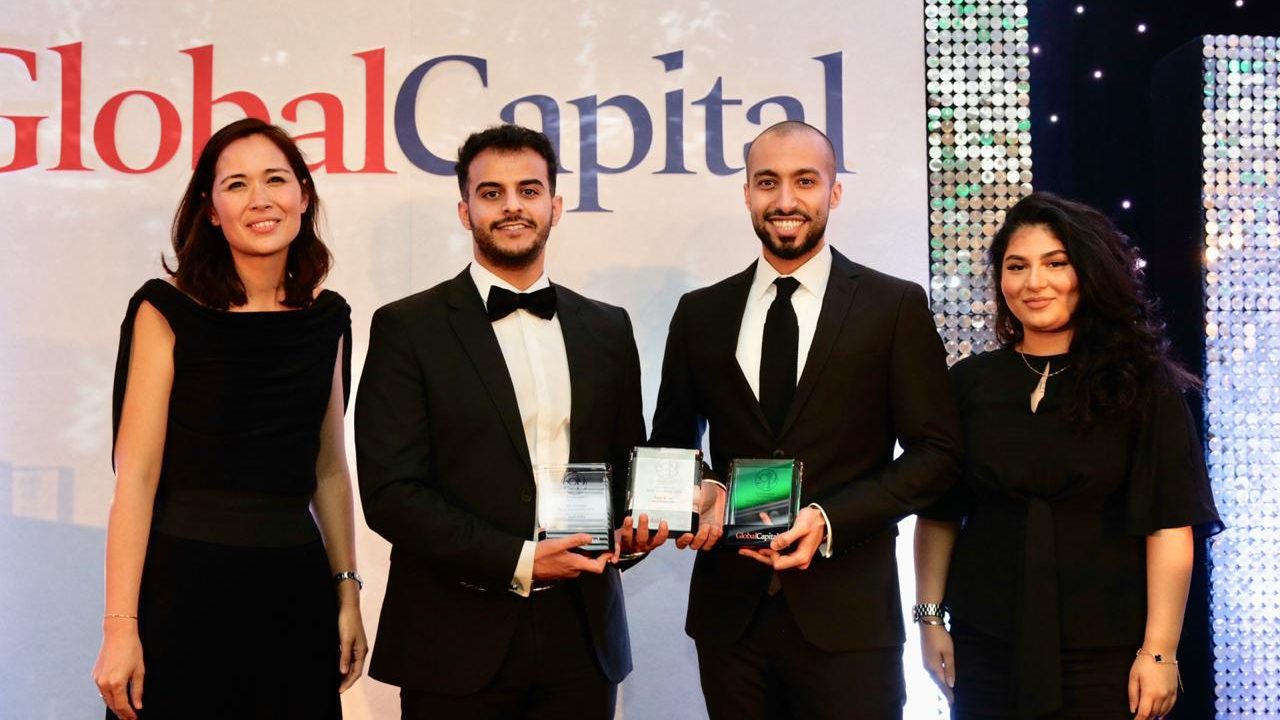 مكتب إدارة الدين العام بوزارة المالية يتوج بثلاث جوائز