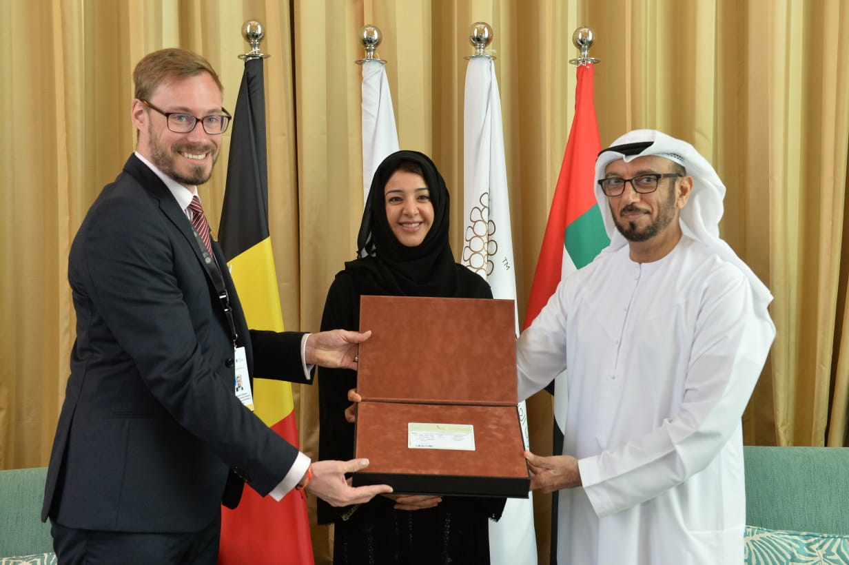 معالي ريم بنت إبراهيم الهاشمي، وسعادة اللواء محمد أحمد المري، وألدوين ديكرز